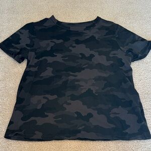 Old Navy Black & Charcoal Camo Short Sleeve Tee